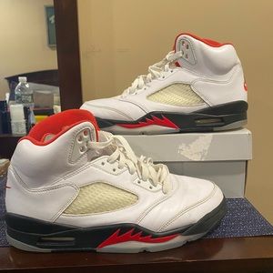 Jordan Retro 5 Fire Red